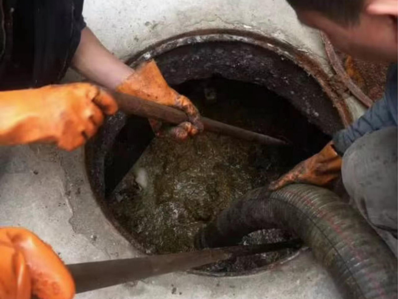 宁海清理化粪池时如何避免沼气的危害?